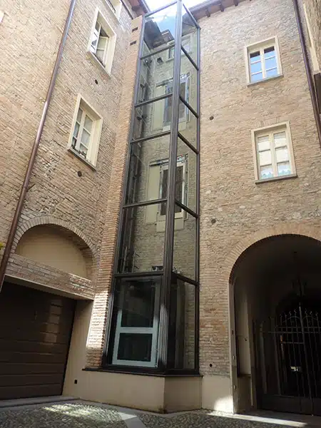 vano-ascensore-interno-a-palazzo-storico